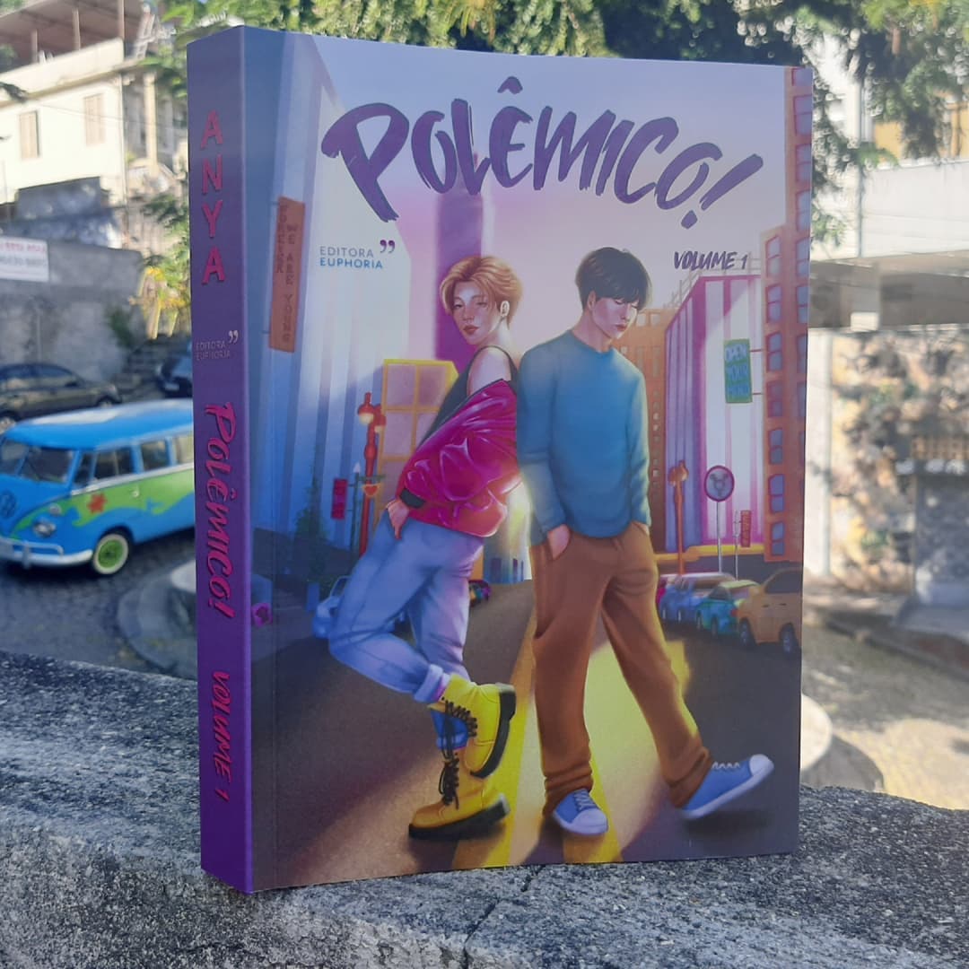 Livro “Polêmico” da Editora Euphoria (Foto: Reprodução/Instagram)